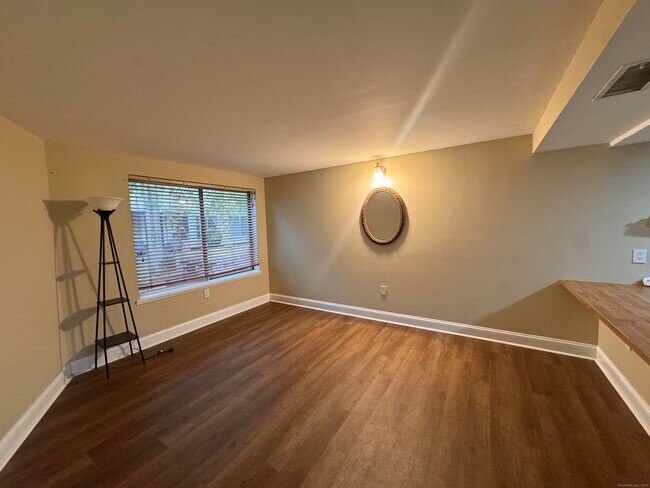 Building Photo - 1 Front St