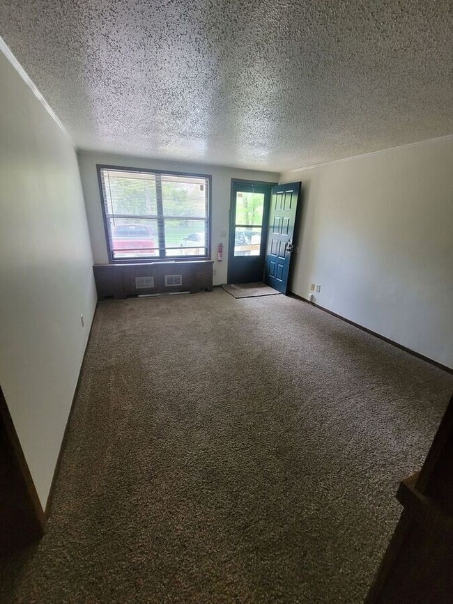 Building Photo - 552 Cedar Gate Ct