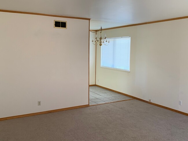 Building Photo - 3 Bedroom Goleta Home