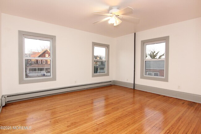 Building Photo - 142 Morris Ave