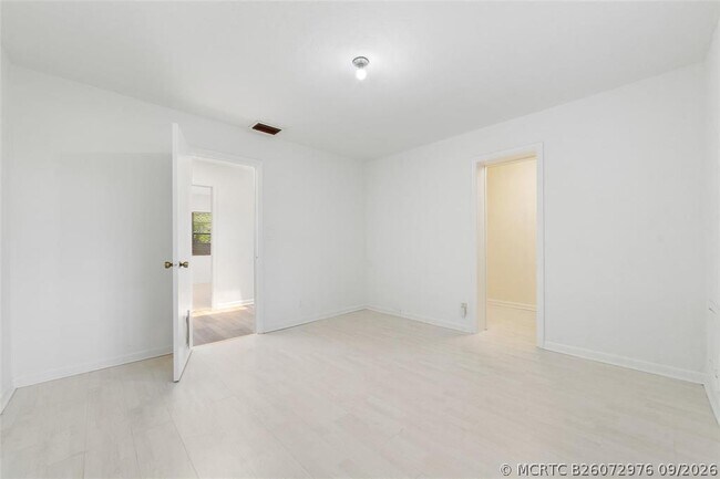 Building Photo - 1273 NE 37th St