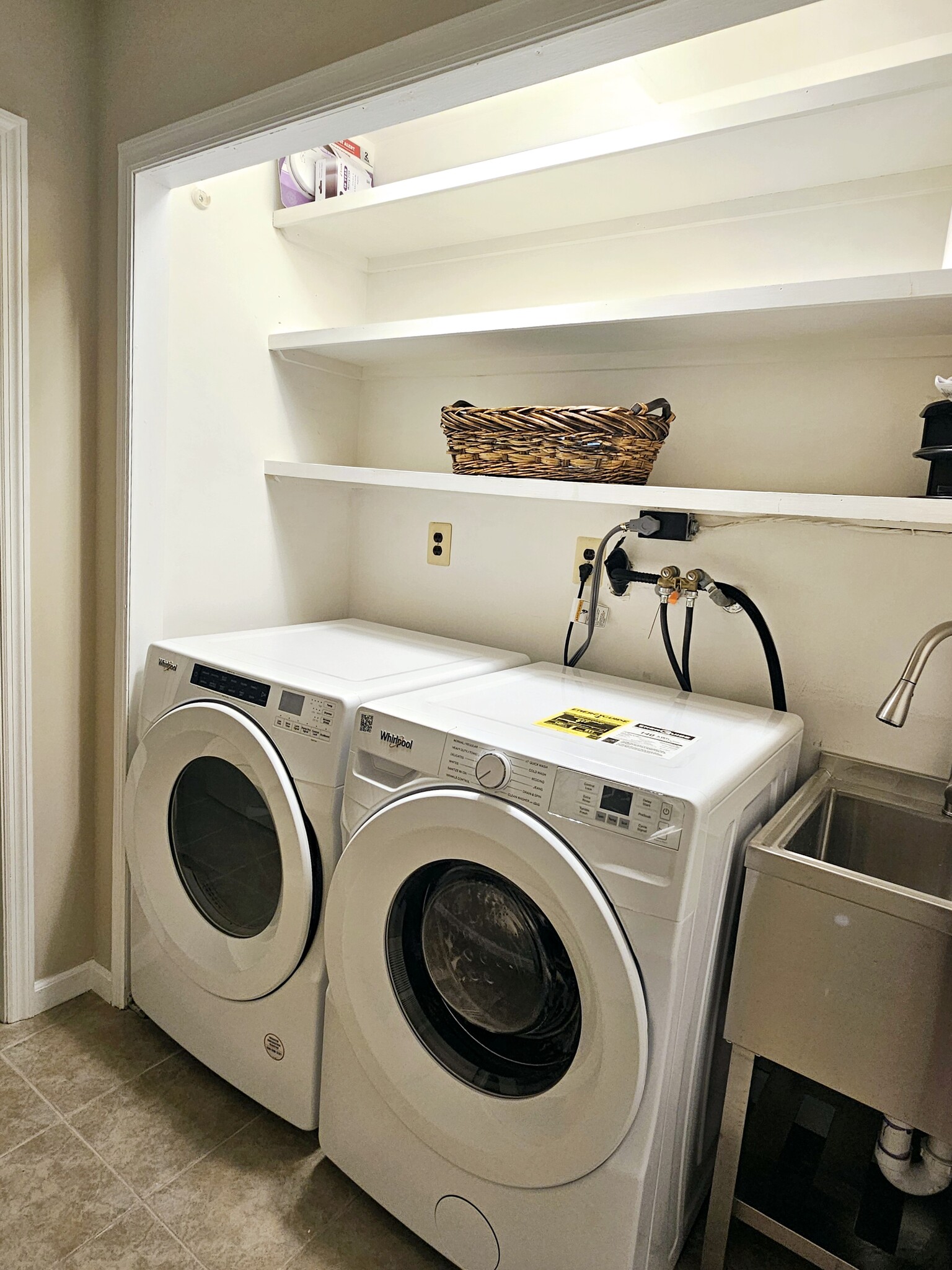 Landry room - 103 Park Ave