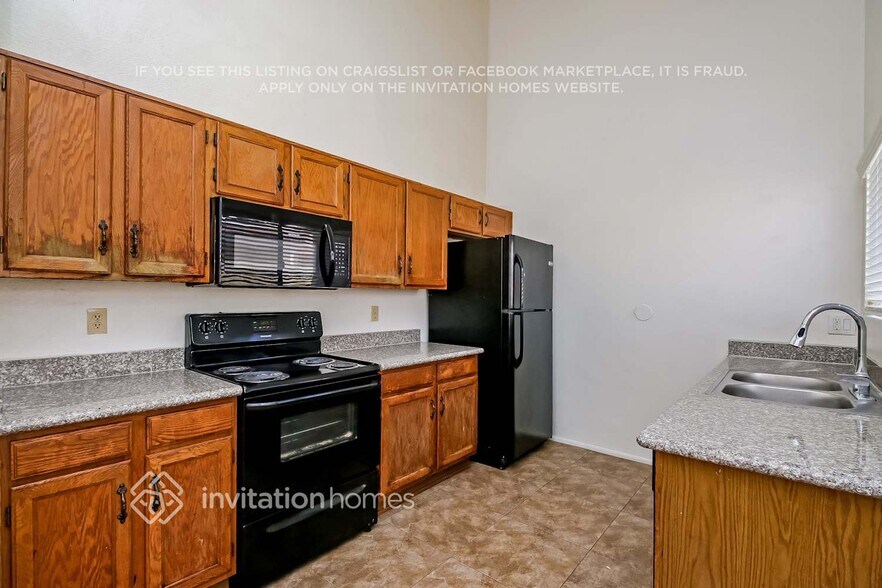 Building Photo - 11339 N 82nd Dr