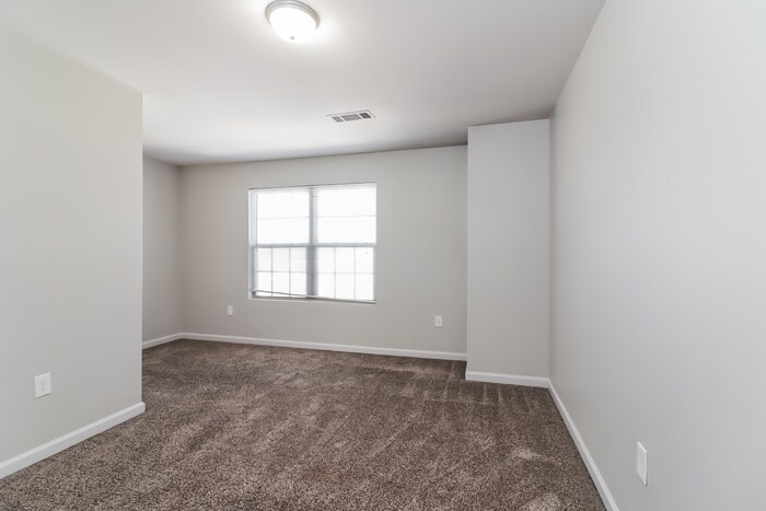 Building Photo - 2215 Marlin Dr