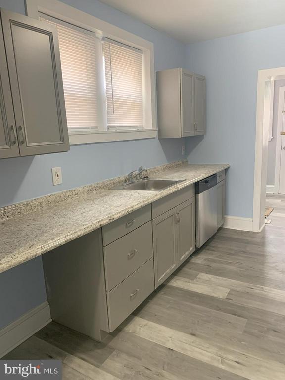 Building Photo - 2982 E Thompson St