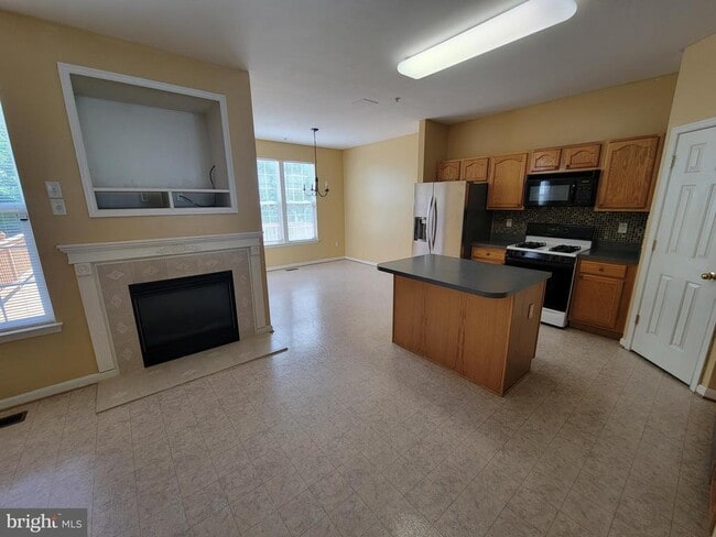 Building Photo - 2508 Black Oak Way