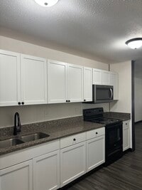Building Photo - 503 8th St NW