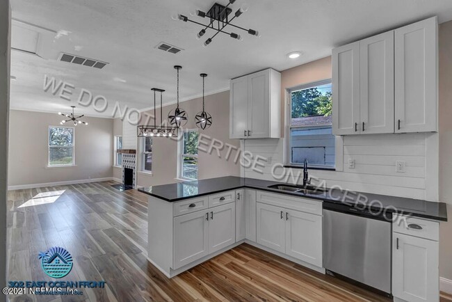 Building Photo - Lovely 2 bedroom / 1 bathroom home now ava...