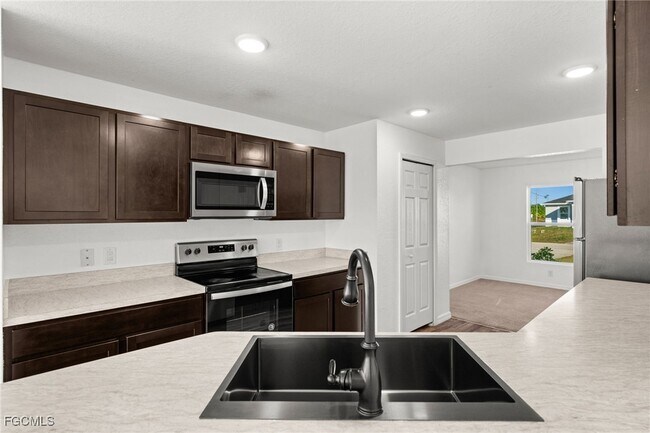 Building Photo - 428 Piedmont St