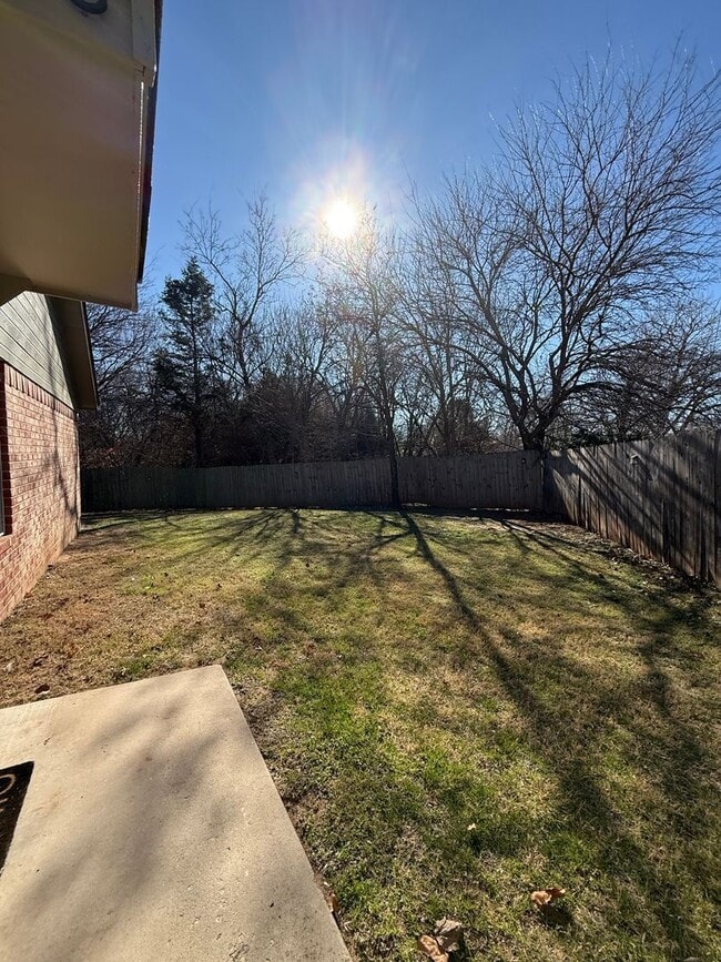 Building Photo - 4 Bedroom - 2 bath duplex located near campus and State Highway 9