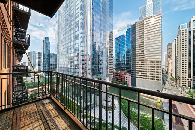 Building Photo - 165 N Canal St