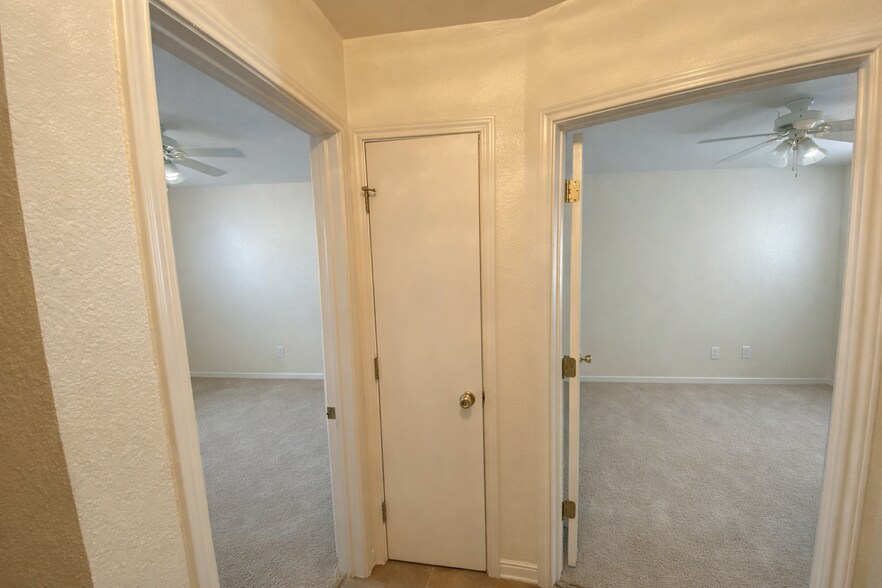 Building Photo - 4304 Jeff Scott Dr
