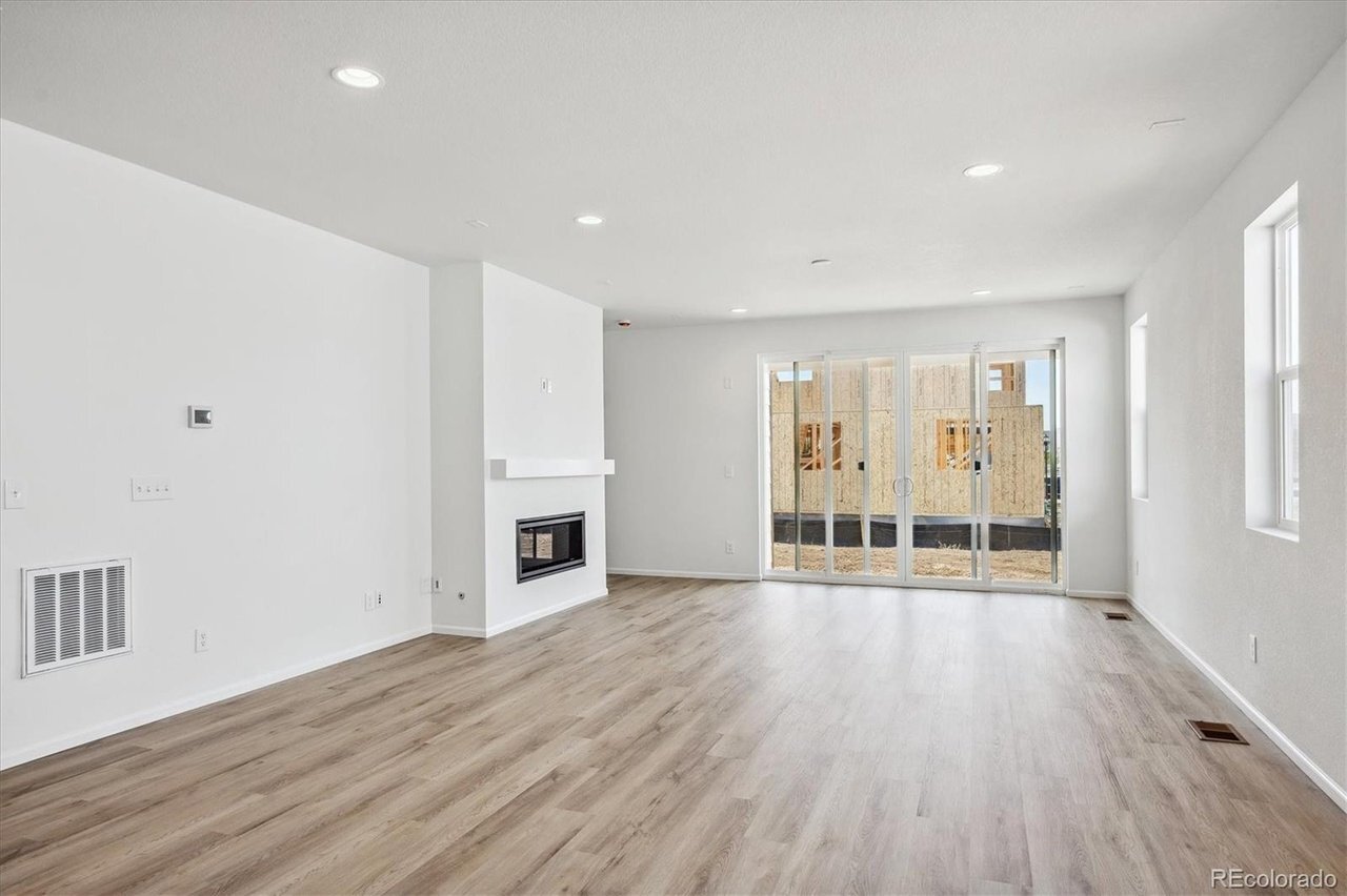 Building Photo - 4192 Satinwood Dr