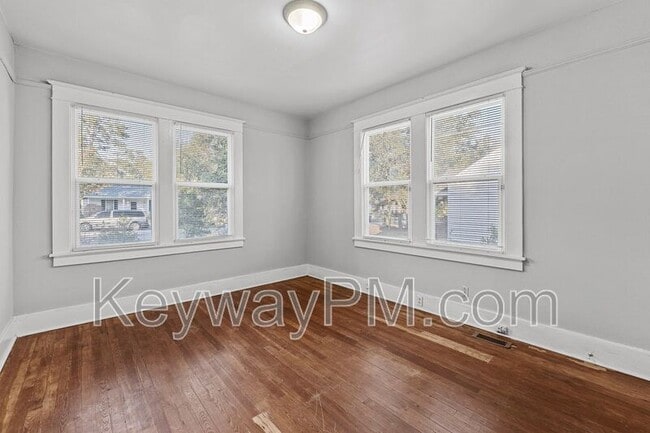 Building Photo - 1914 Warren St