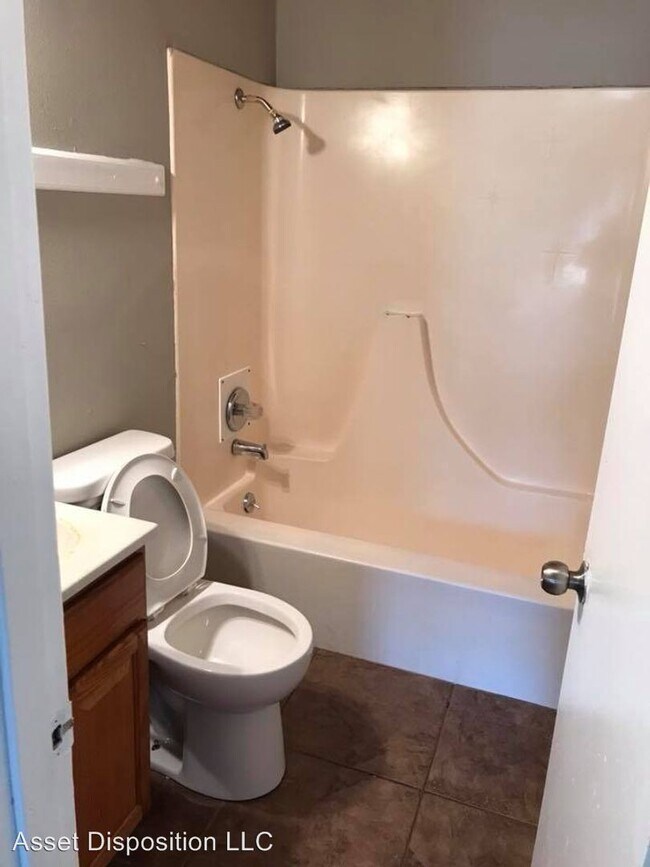 Building Photo - 7000 N Wade School Rd