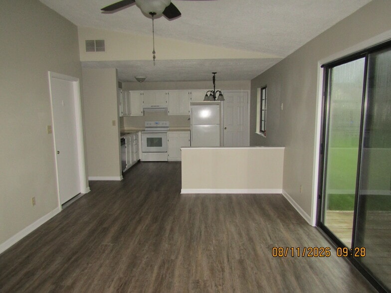 Building Photo - 1406 Daleville Ave