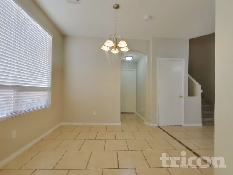 Building Photo - 11391 W Pima St