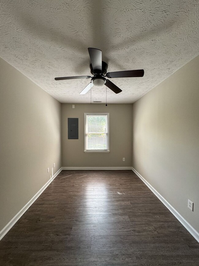 Building Photo - 2582 Gotts Ln