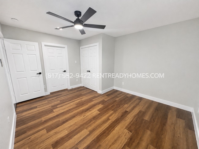 Building Photo - 1104 Sunset Dr