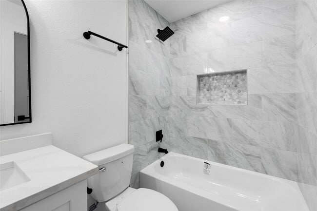 Building Photo - 8707 Wind Side Dr