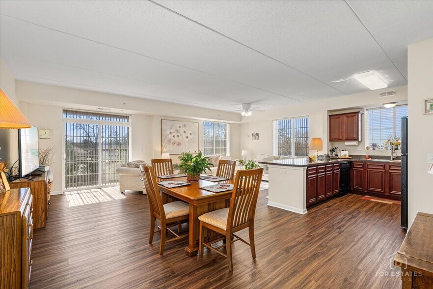 Building Photo - 238 E Irving Park Rd