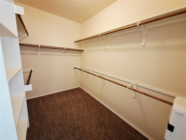 Building Photo - 525 Loma Cedro Bend