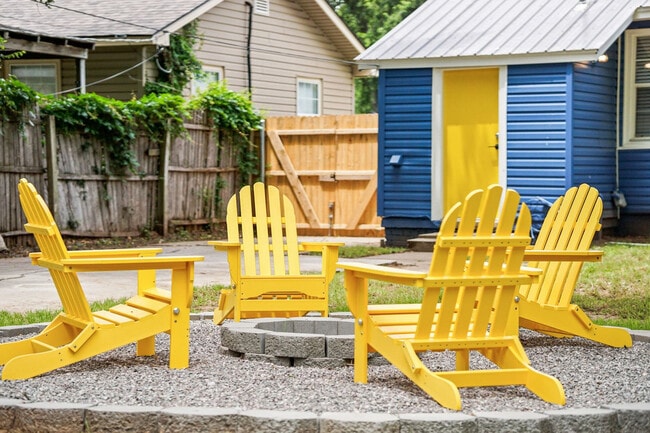 Building Photo - 912 W Comanche St