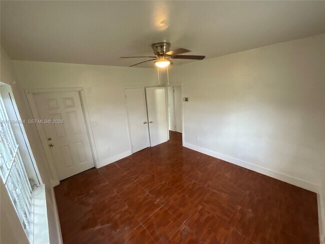 Building Photo - 661 NE 138th St