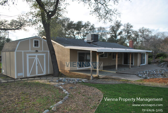 Building Photo - 7457 Shadow Oaks Ln