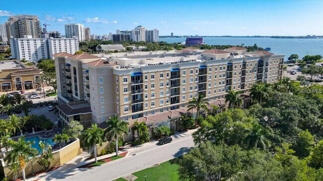 Building Photo - 1064 N Tamiami Trl