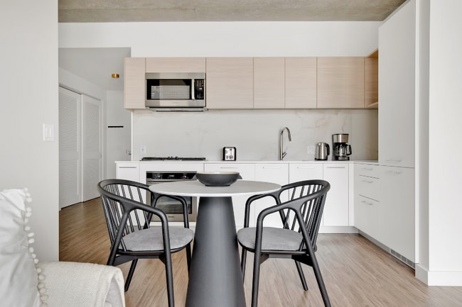 Building Photo - 620 W Randolph St