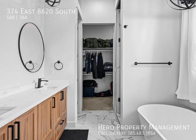 Building Photo - 374 8620 S