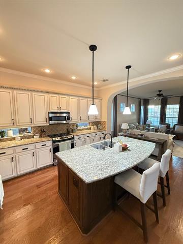 Building Photo - 300 Eastland Dr