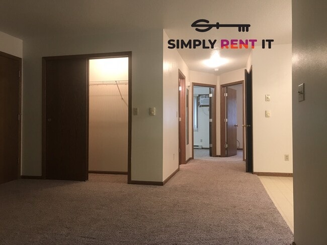 Building Photo - 2 Bedroom With Off-Street Parking in Nevada, IA