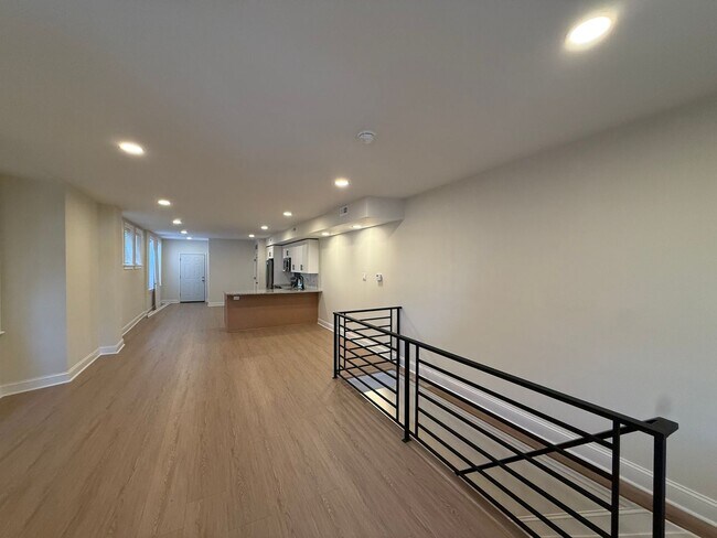Building Photo - 1402 S 54th St