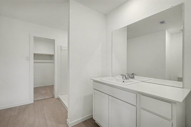 Building Photo - 6315 Linden Leaf Dr