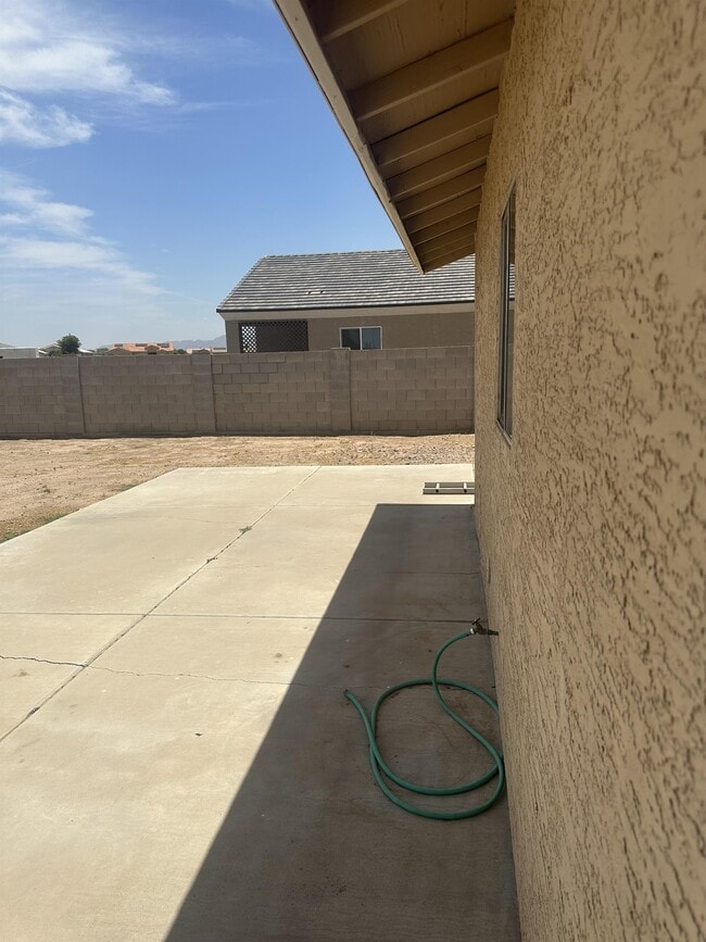 Building Photo - 9416 W Rafael Dr