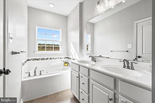 Building Photo - 4532 Tinder Box Cir