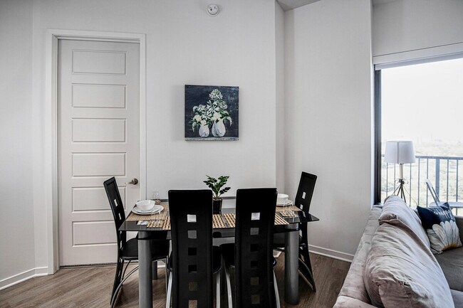 Building Photo - 6803 Staffordshire Crescent