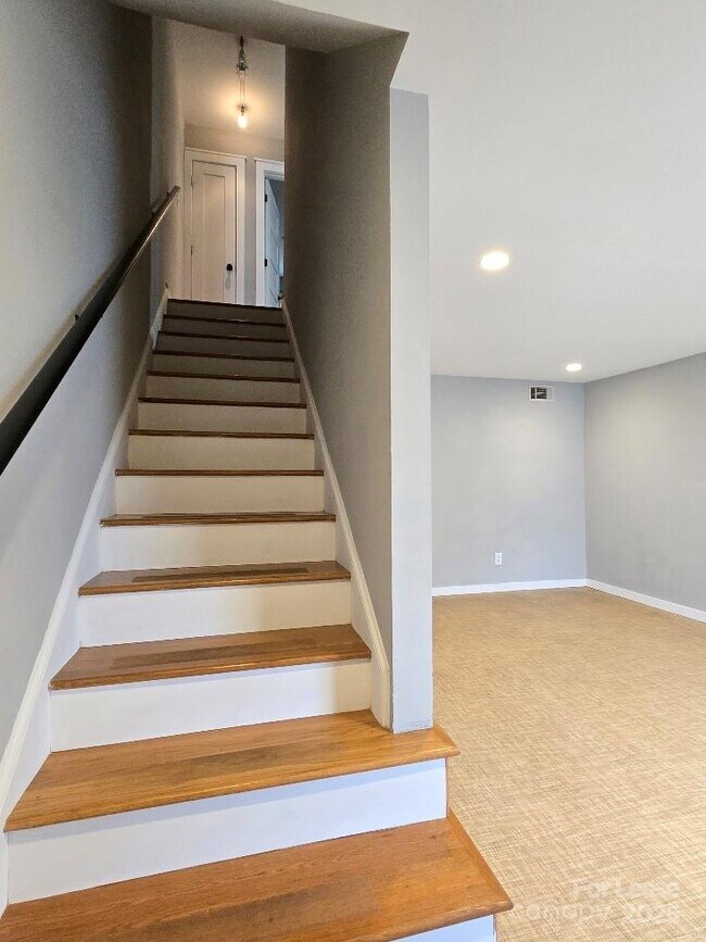 Building Photo - 3722 Park Rd