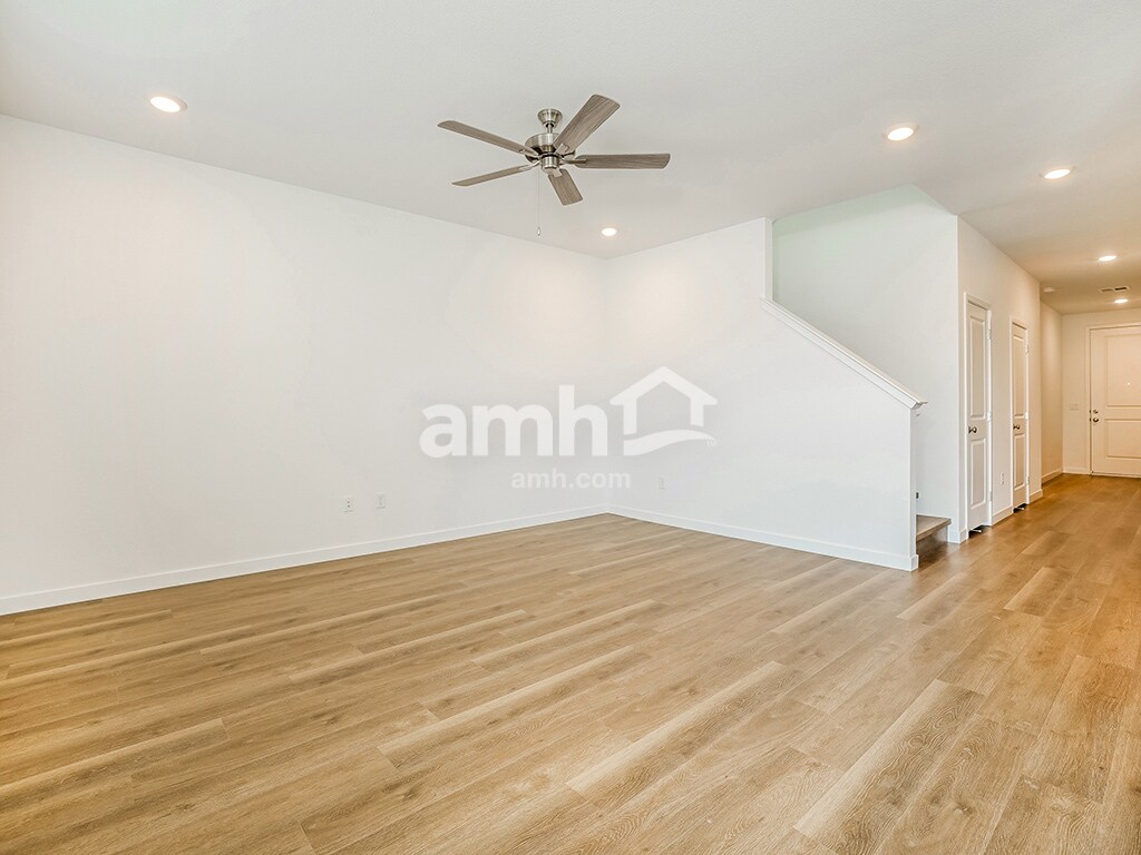 Building Photo - 2411 Dolly Ave