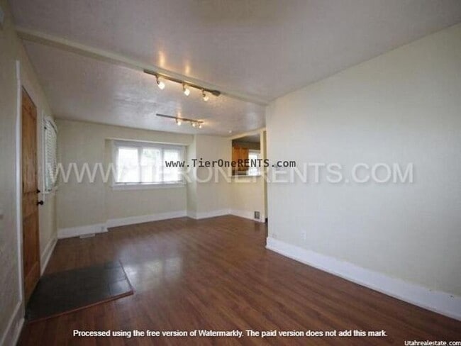 Building Photo - NO DEPOSIT option available for qualified renters!
