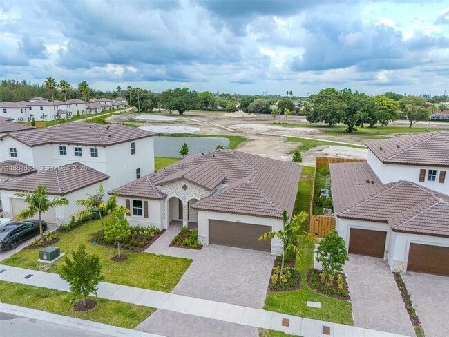 Building Photo - 2972 SE 23rd Ave