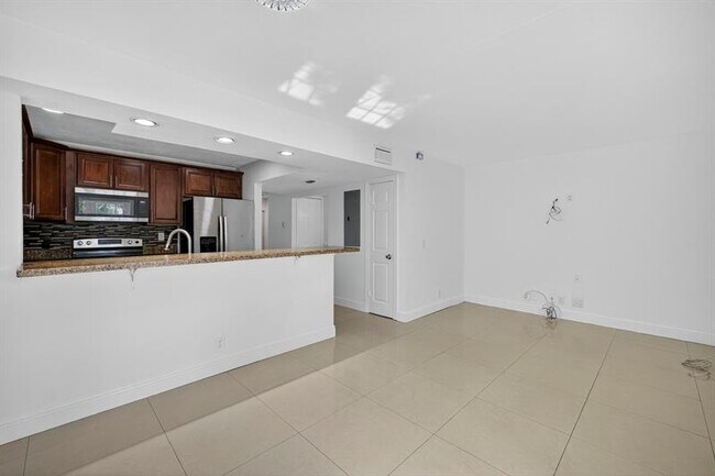 Building Photo - 7506 NW 75th St