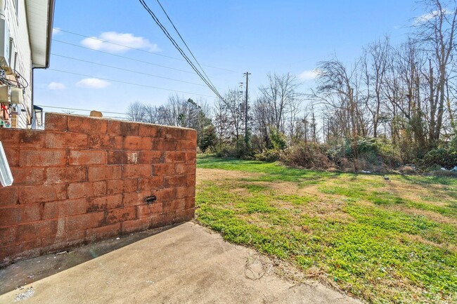 Building Photo - 1231 Stateline Road