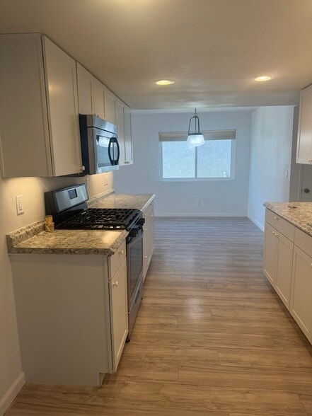 Building Photo - 1820 Marigold Ln