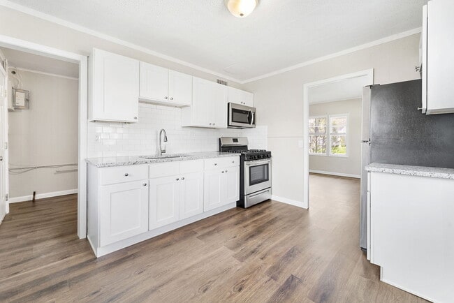 Building Photo - 14621 Agnes St