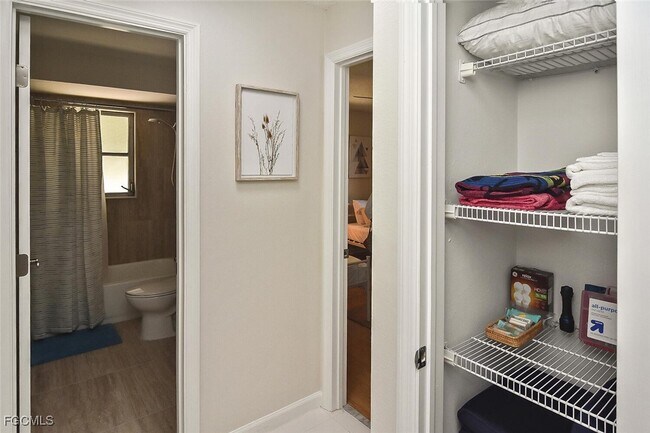 Building Photo - 138 SE 30th St