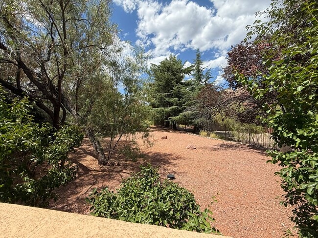 Building Photo - Desirable Uptown Sedona In the Orchards 3 ...
