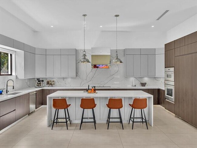 Building Photo - 6122 SW 173rd Way